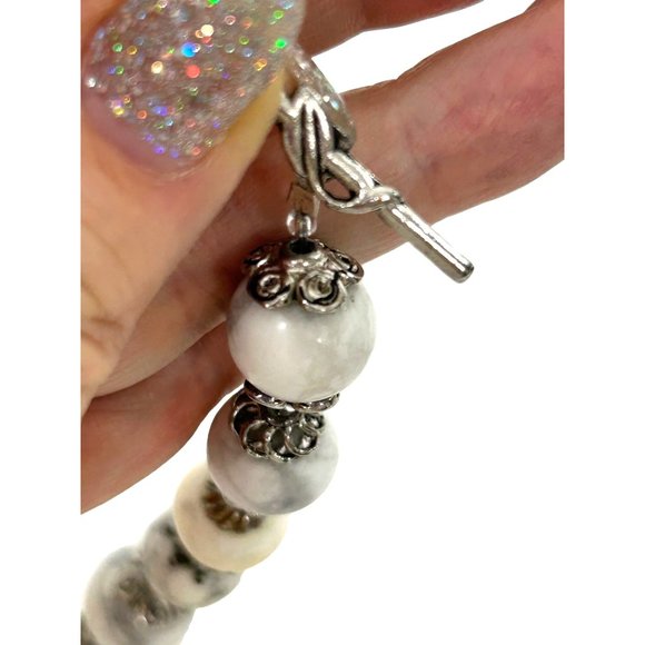 White Howlite Gemstone Beaded Bracelet Handcrafted Silver Tone Floral Grey Whte - Picture 15 of 17